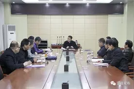 附参保指南！县领导调研养老保险征缴情况……图片