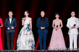 央视七夕晚会女星比美：杨千嬅萨顶顶粉面桃花，王冰冰全场最仙图片