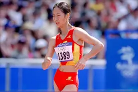 最孤单的冠军王丽萍：夺冠后没有国旗披身，没有人庆祝，令人心痛图片