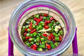 我家用了30年腌辣椒方法，一天就能吃，放一年不怕坏，爽脆入味图片