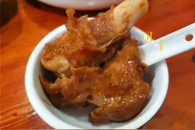 嵊州崇仁古镇走走，晚上去越秀路大排档，两个人5个菜115元图片