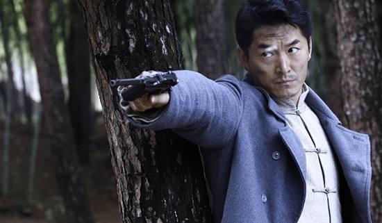 穿越，突击，导火线一触即发；营救，策反，特战队雷霆出击！