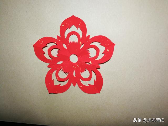 剪纸艺术——看完这篇,随手一副花朵剪纸,那都不是事儿