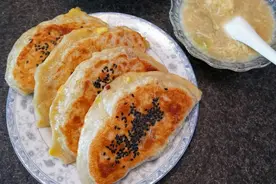 买回的瓜不甜，就这样做成了早餐饼，家人都很爱吃！图片