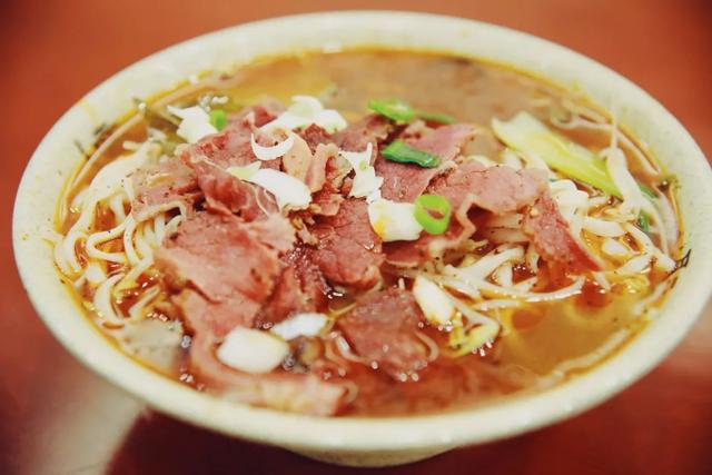 「十堰美食」排队365天,90%的十堰人都吃过的这碗面,却很少人知道它还有家分店