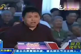 农民大哥上台一脸茫然，一首《咱老百姓》惊艳全场，身份被质疑图片