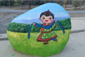 酒泉市肃北：一景区现3D石头画 栩栩如生石头画灵动起来图片