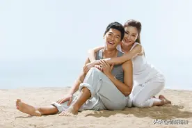 想“拴住”女人的心，需要学会4招，和金钱无关图片