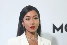 吉克隽逸的黑皮，张天爱的白皮，遇到雎晓雯的冷白皮都黯然失色图片