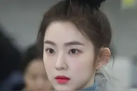 丸子头清纯美女写真图片