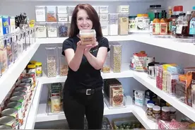 1㎡走入式储藏室太好用！榨出10倍收纳，吸尘器、行李箱都搞定图片