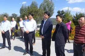甘肃省政府驻北京办事处党委书记、主任杨小平带领企业家到合水县考察旅游项目图片