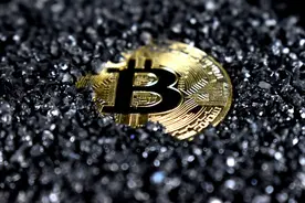比特币大跌 或将一文不值吗？这才是对一个经济学家的灵魂拷问图片