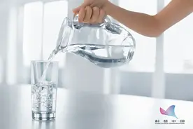 经常喝65℃以上的水真会致癌？白开水放凉相当于"慢性毒药"？图片