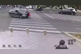 莆田：爷爷强行闯红灯过马路，4岁孙女2次阻拦无果，悲剧发生图片