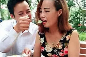 相差35岁的“奶孙恋”：老妇人花费一亿元去整容，只因想配得上图片