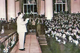 1957年，毛主席演讲说英语没人听懂，看他如何高情商化解图片