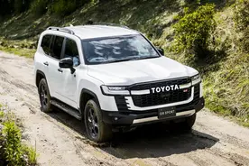 陆巡LC运动版测试！3.5T引擎+经典四驱，新外观+字母车标最醒目图片