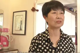 61岁大叔和58岁大姨相亲，大姨：见面送袜子 大叔：相中这样图片