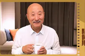 陈佩斯时隔20余年回归央视舞台，担任《金牌喜剧班》首发导师图片