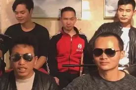 黑暗里的追光者：视障按摩师组建乐队，在音乐世界里绽放光芒图片