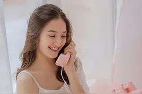 吊带内衣美少女写真图片