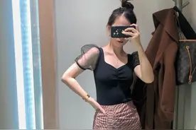 真人试穿 | 我试了UR这几件连衣裙和小上衣，真的超好看图片