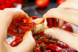 吃龙虾时，虾头里面是“精华”还是“屎”？很多人搞错，闹笑话了图片