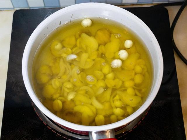 花胶做什么糖水润喉咙 2026年花胶煮什么糖水