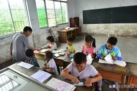 如何看待农村25年高级教师职称证上的“定向评价，定向使用”？图片