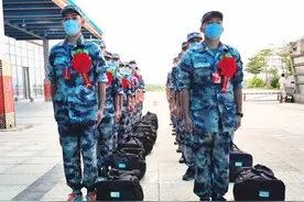 到祖国需要的地方去！来宾入伍新兵踏征程图片