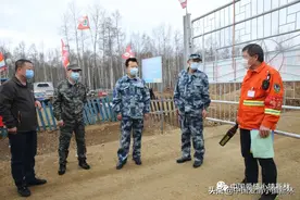 地委委员、行署副专员刘洪久深入新林检查指导春防工作图片