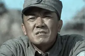 亮剑中，李云龙胆大包天却为何怕旅长？你看看旅长干过啥，更胆大图片