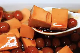 夏天，孩子就喜欢这道奶茶冻，冰凉解暑，Q弹细腻，比冰粉还过瘾图片