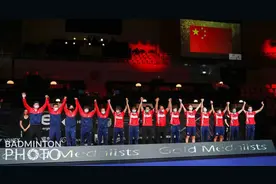 太阳升起时，国羽姑娘们刷新历史，登顶尤杯图片