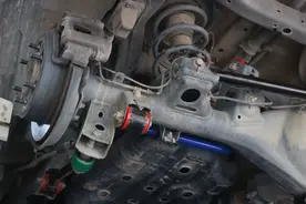 怪兽修车：整备一辆“性能崩溃”的丰田LC150，满血复活变新车图片