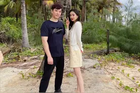 杨幂连续4年与男子相聚，男方有近60张合照，比刘恺威还亲昵？图片