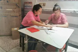 她骑着“小毛驴”为残疾女孩送教上门图片