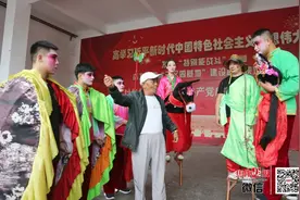 高跷里的东冯封！一起耍起来图片