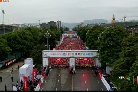 2021成都双遗马拉松鸣枪起跑！图片