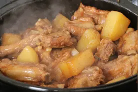 炖排骨，切忌不要直接焯水，否则又柴又腥不好吃，正确做法是这样图片