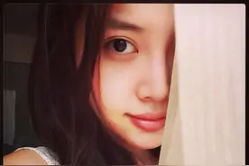 "大嫂"徐冬冬成名前旧照曝光，青涩难掩性感发量惊人图片