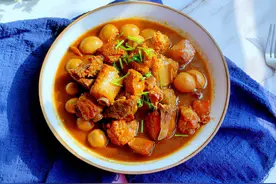 排骨很多人都不会做，试试这样红烧，大人小孩都爱吃图片