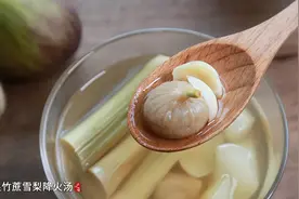 上火别乱喝凉茶！梨子+白茅根=清热降火，缓解便秘、喉咙痛图片