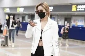 王菊太高估自己身材！长裤剪成五分裤穿，不仅没显瘦反而更胖了图片