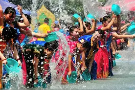 疫情在家无聊，提前把4月的傣族泼水节安排在行程里图片