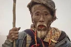 项与年：敲下4颗门牙、伪装成“乞丐”，只为给红军送一份情报图片