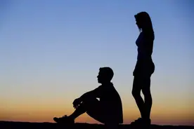 知乎高赞回答：为什么女生提分手，男生都会答应？图片