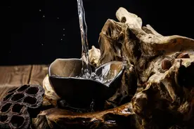 白酒怎么分勾兑和纯粮，择地而生酒给您一些方法图片