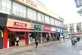 实拍深圳大浪商业街，离开的打工人越来越多，异常冷清，繁华不再图片